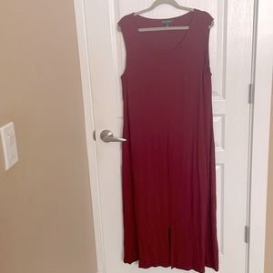 Maxi dress with front slit